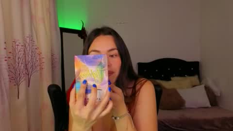 ASHLEY online show from February 3, 1:48 pm