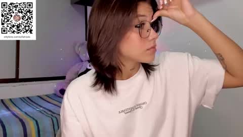 Snapshot of ashleytravis_ chatting on January 31, 12:17 am online show from January 31, 12:17 am