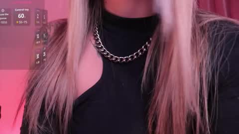 Ashley Lauren online show from December 22, 4:08 am