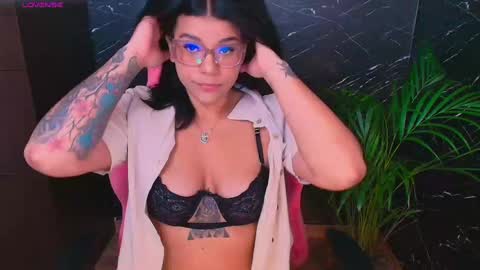 Snapshot of ashleyy18__ chatting on September 19, 10:08 am Ashleyy18   online show from September 19, 10:08 am