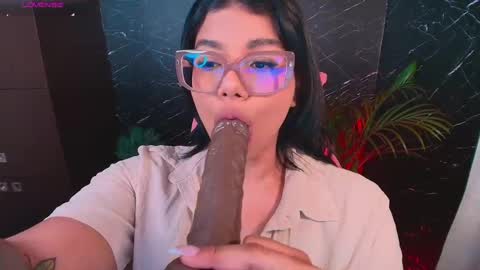 Snapshot of ashleyy18__ chatting on October 10, 1:22 am Ashleyy18   online show from October 10, 1:22 am