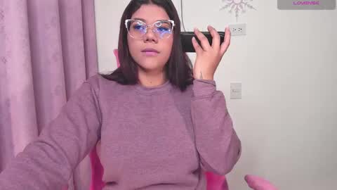Snapshot of ashleyy18__ chatting on February 10, 9:14 am Ashleyy18   online show from February 10, 9:14 am
