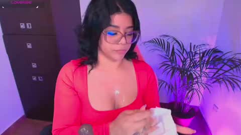 Snapshot of ashleyy18__ chatting on September 13, 12:40 pm Ashleyy18   online show from September 13, 12:40 pm