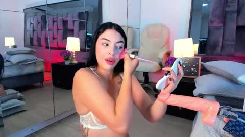 Ashly online show from May 31, 3:49 am