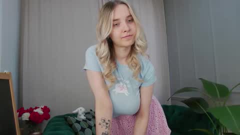 ashly_cherry online show from March 27, 11:00 am