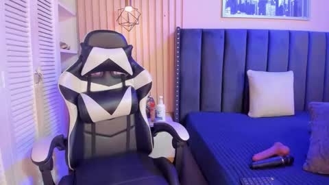 ashlye_miller_ online show from January 7, 4:28 am