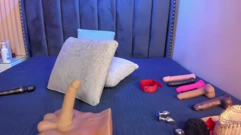 ashlye_miller_ online show from May 9, 8:04 pm
