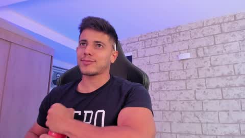 my name real is camilo online show from April 4, 9:55 pm