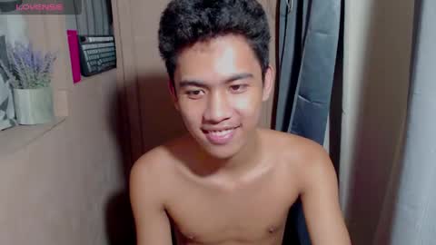 asian_ainsley69 online show from April 25, 5:54 pm