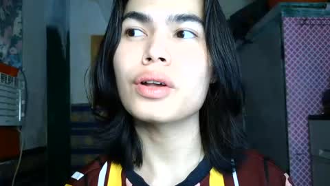 asian_babyboi online show from August 5, 11:18 am