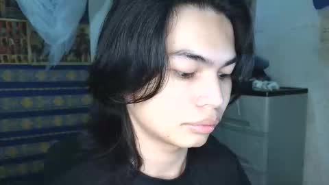 asian_babyboi online show from December 1, 4:05 pm