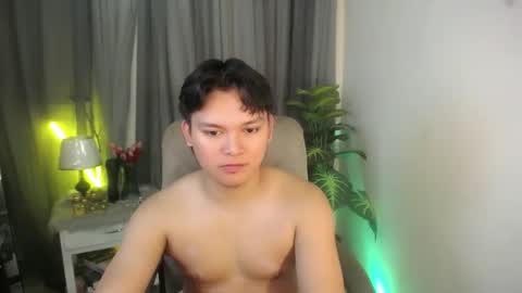 asian_handsomexx online show from November 8, 8:39 am