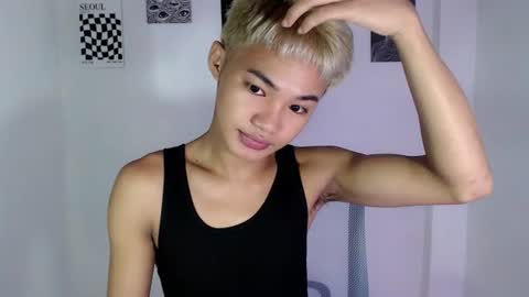 asian_lover05 online show from July 20, 8:32 pm
