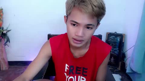 asian_lover05 online show from September 15, 7:37 pm