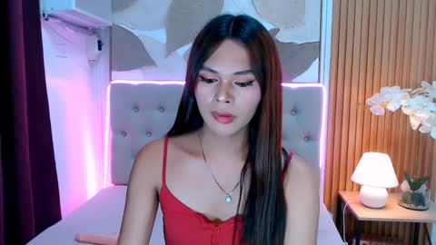 mooreen online show from April 8, 11:13 am