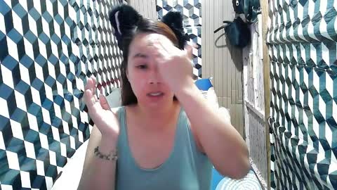 Trixie online show from April 5, 2:47 pm