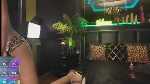 BUNNY WILDER online show from January 16, 5:49 am