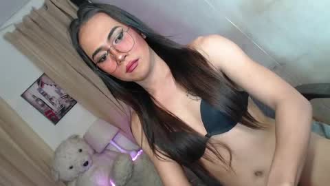 asian_ulysses online show from May 23, 12:01 pm