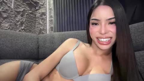 Snapshot of asianhugecockcindy chatting on October 22, 10:55 pm asianhugecockcindy online show from October 22, 10:55 pm