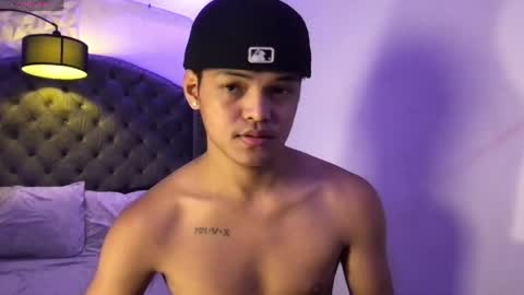 VICTORIA SCOTT online show from April 24, 4:53 pm