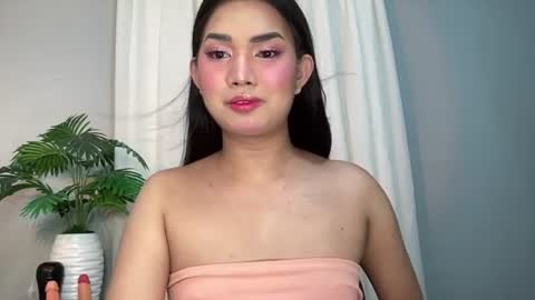Lily online show from July 6, 11:50 pm