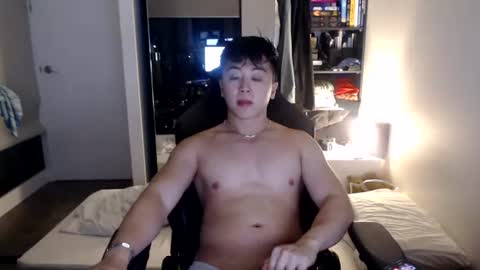 asiantwink online show from June 17, 12:32 pm