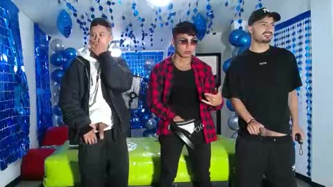 Snapshot of asmodeus7100 chatting on January 24, 12:20 am THOMAS AND DAMIAND online show from January 24, 12:20 am