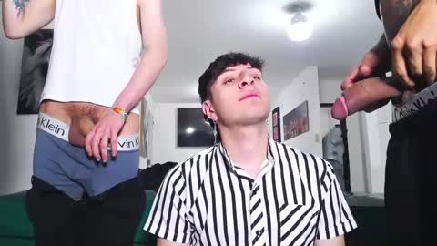 Snapshot of asmodeus7100 chatting on September 11, 5:47 pm THOMAS AND DAMIAND online show from September 11, 5:47 pm