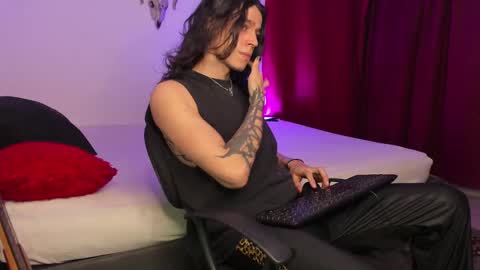 asmodeuszz online show from February 15, 6:55 am