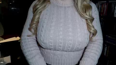 Aspen Vale online show from November 26, 12:30 am