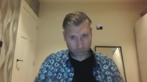 Snapshot of assmani28 chatting on December 3, 9:28 pm Assmani28 online show from December 3, 9:28 pm