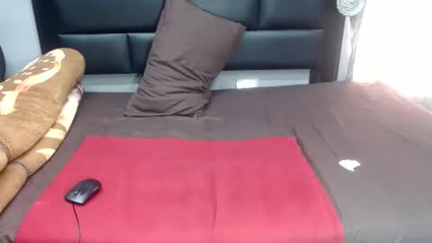 assqueen32 online show from March 11, 12:30 pm