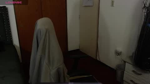 Ash online show from December 22, 10:27 pm