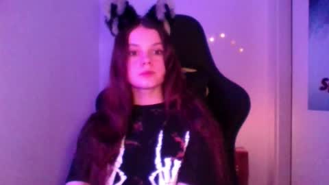 astradream_ online show from March 3, 10:28 pm