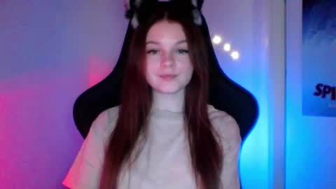 astradream_ online show from November 6, 10:02 pm