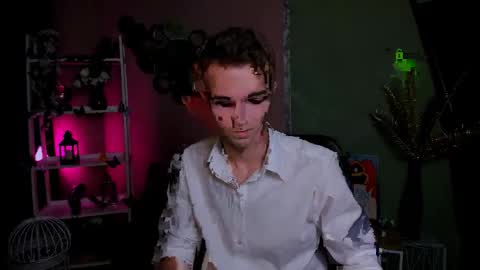 astren online show from November 18, 9:07 pm