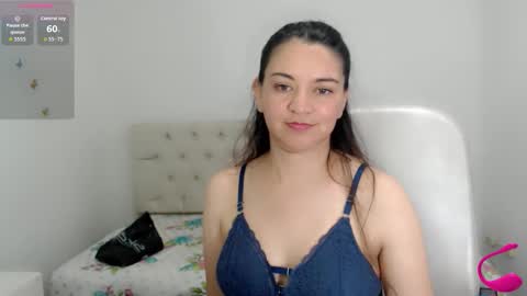 camila  online show from January 11, 2:39 am