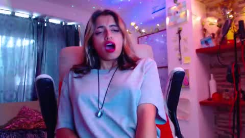 Atenea online show from February 7, 9:37 pm