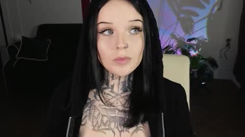 online every day between 10am-23pm online show from November 9, 11:24 am