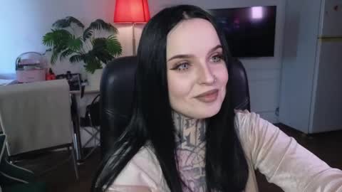 online every day between 10am-23pm online show from June 6, 4:40 am