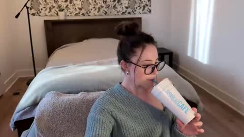 Miss Audrey online show from March 1, 11:04 pm