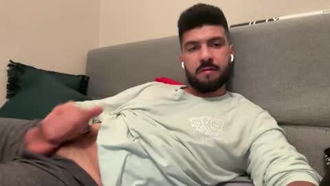 Snapshot of augustload chatting on September 18, 1:31 am AugustLoad online show from September 18, 1:31 am