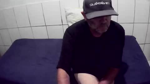 cesar augusto online show from April 18, 7:29 pm