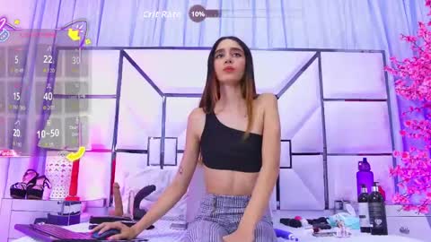 Aura online show from May 13, 7:01 pm