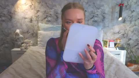 Kate online show from April 14, 3:32 am