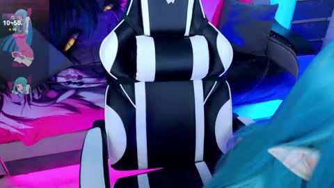 AURORA NATSUKI online show from March 15, 12:30 pm