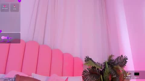 Snapshot of aurora_sweet2 chatting on October 2, 12:42 am Madison online show from October 2, 12:42 am