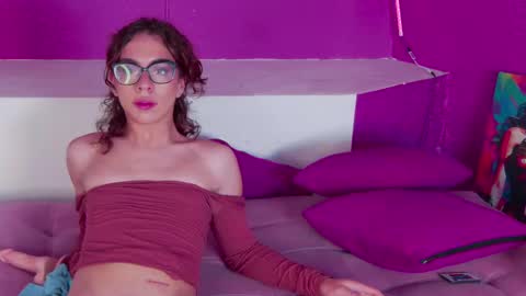 Aurora online show from February 19, 6:43 pm