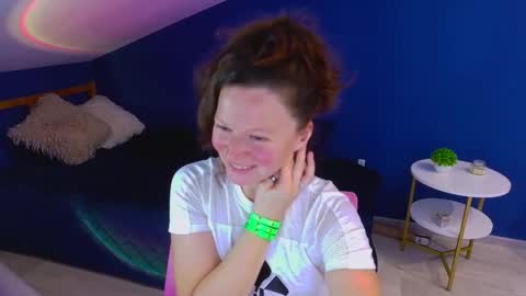 Snapshot of auroraborealis__ chatting on September 28, 7:06 am auroraborealis__ online show from September 28, 7:06 am