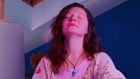 auroraborealis__ online show from December 21, 6:20 am